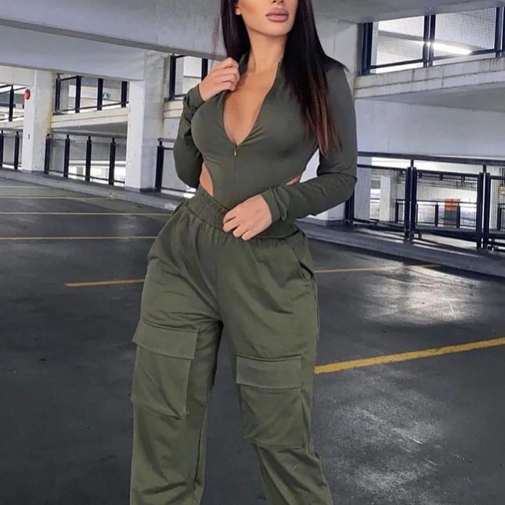 Olive Jogger Pant Set
Zip Front Bodysuit
Long Sleeve
Thong Bottom
Stretch